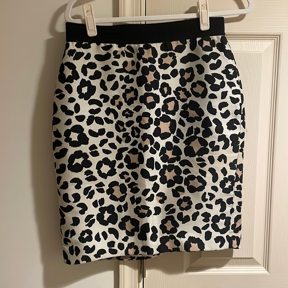 Ann Taylor. Size 4. Good condition.